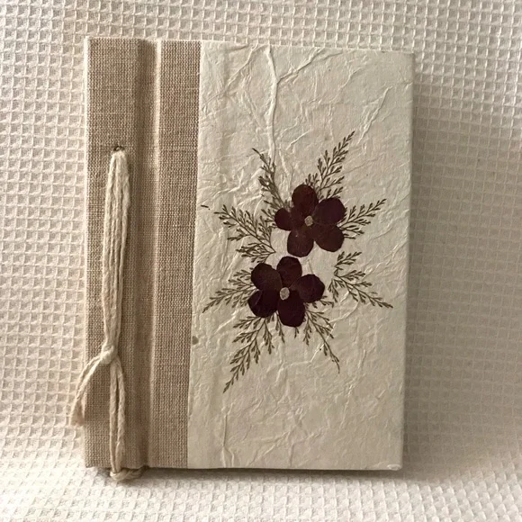 Handmade Pressed Flowers Journal - Picture 1 of 7